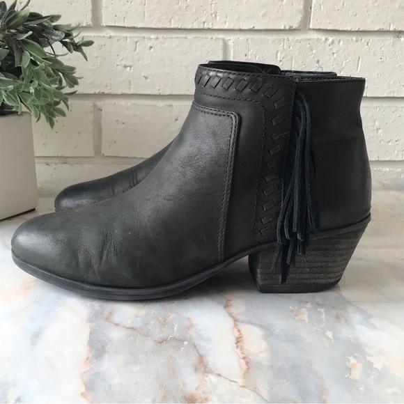 Clarks Gelata Flora Black Fringe Ankle Boots Leather Women's Size 8.5 - Picture 4 of 12